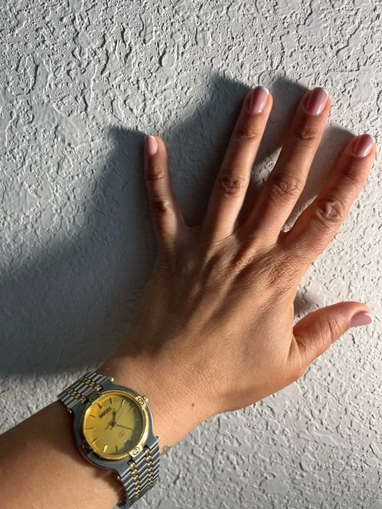 Gucci 9000M men's wristwatch dual tone gold dial. - Picture 10 of 12